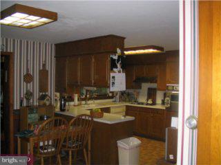 2041 North Line Street Lansdale, PA 19446 - Photo 4 of 6 Gallery Image 4