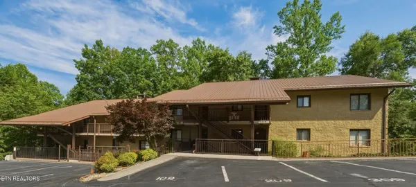 $300,000 | 221 Woodland Road, Unit 310, Gatlinburg, TN 37738