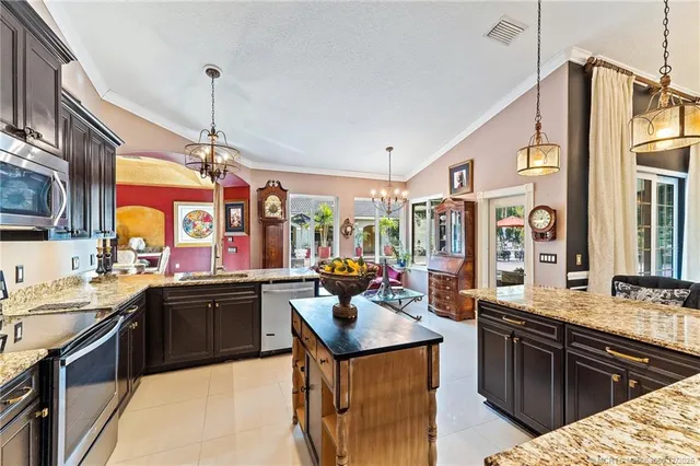 $1,395,000 | 4803 Southwest Lake Grove Circle, Palm City, FL 34990