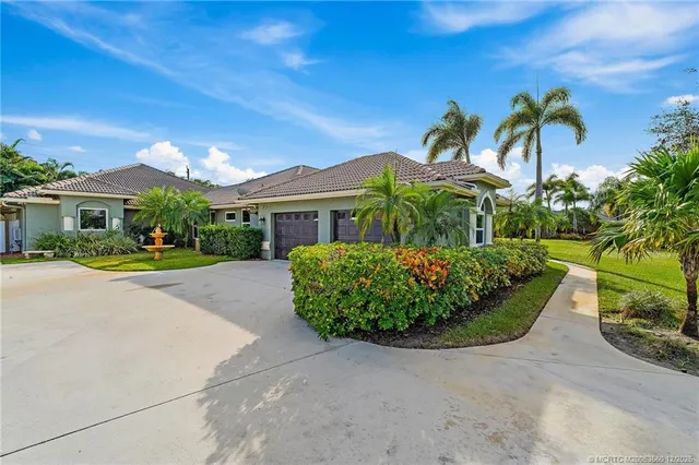 $1,395,000 | 4803 Southwest Lake Grove Circle, Palm City, FL 34990