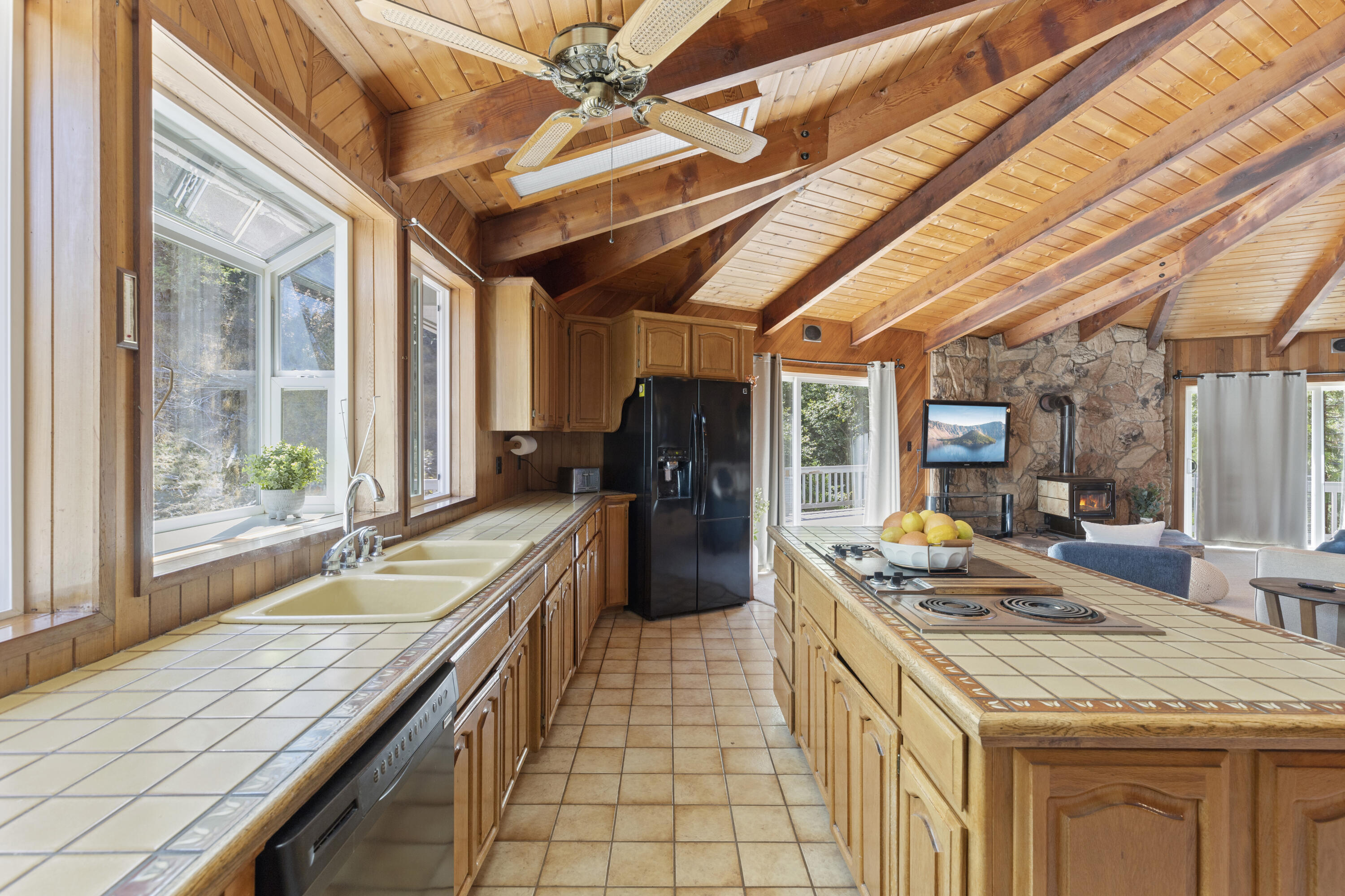1211 Upper Powell Creek Road Williams, OR 97544 - Photo 14 of 43 Kitchen