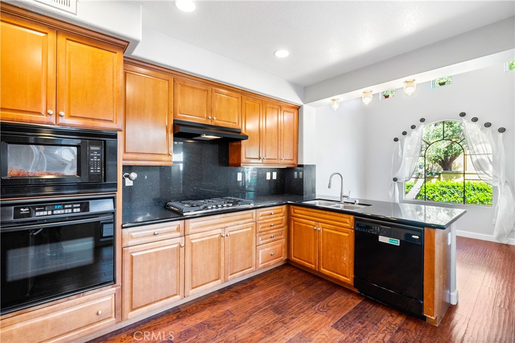 116 Chantilly Irvine, CA 92620 - Photo 6 of 31