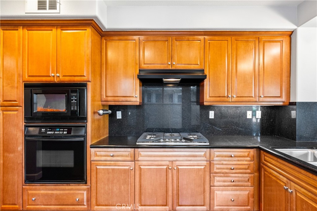 116 Chantilly Irvine, CA 92620 - Photo 7 of 31