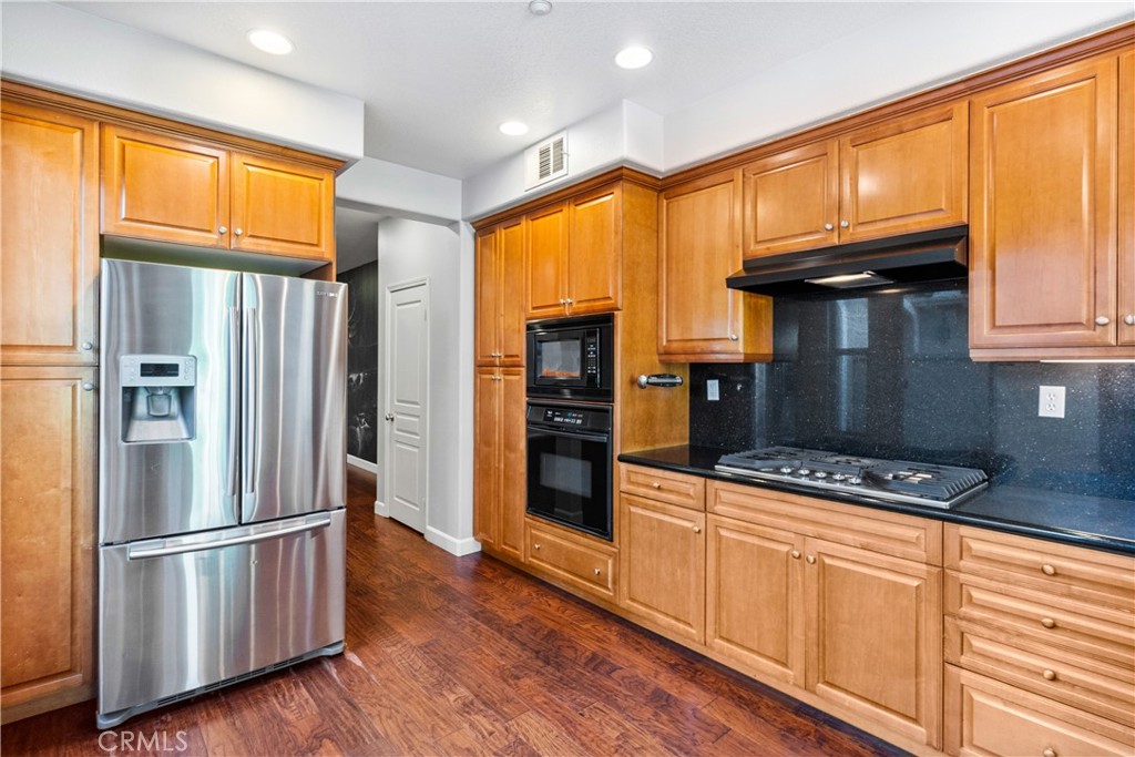 116 Chantilly Irvine, CA 92620 - Photo 8 of 31