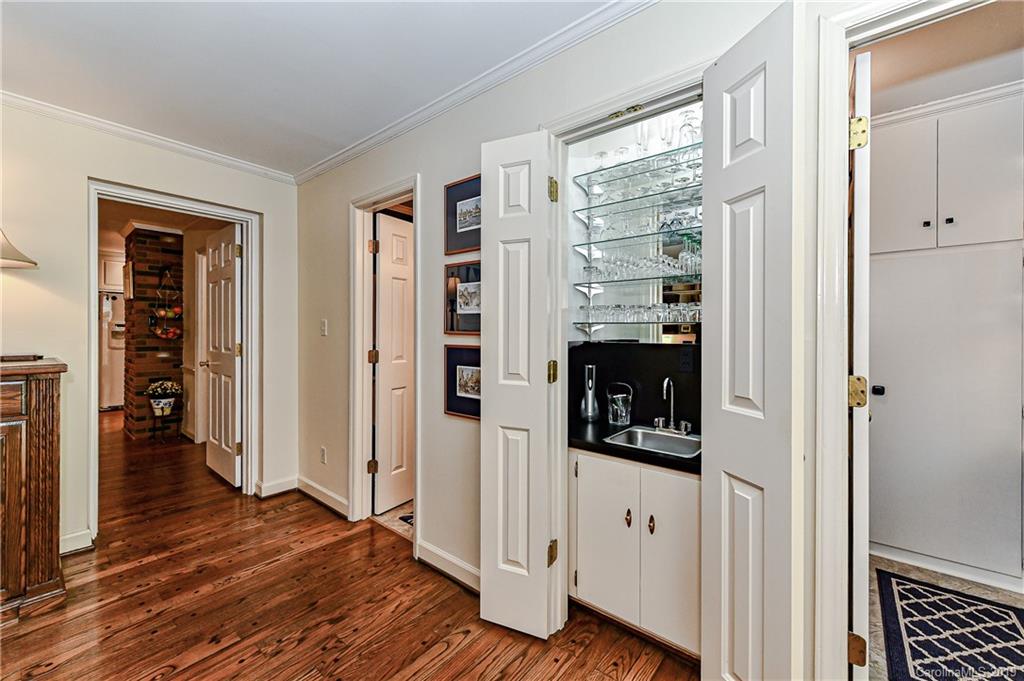 1357 Braeburn Road Charlotte, NC 28211 - Photo 19 of 40 Gallery Image 19
