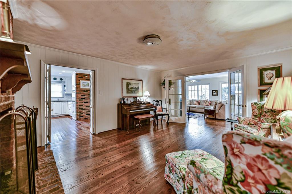 1357 Braeburn Road Charlotte, NC 28211 - Photo 25 of 40 Gallery Image 25