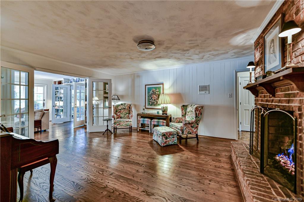 1357 Braeburn Road Charlotte, NC 28211 - Photo 26 of 40 Gallery Image 26