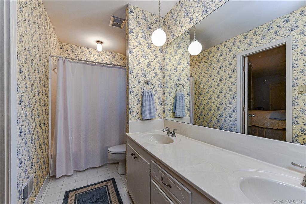 1357 Braeburn Road Charlotte, NC 28211 - Photo 32 of 40 Gallery Image 32