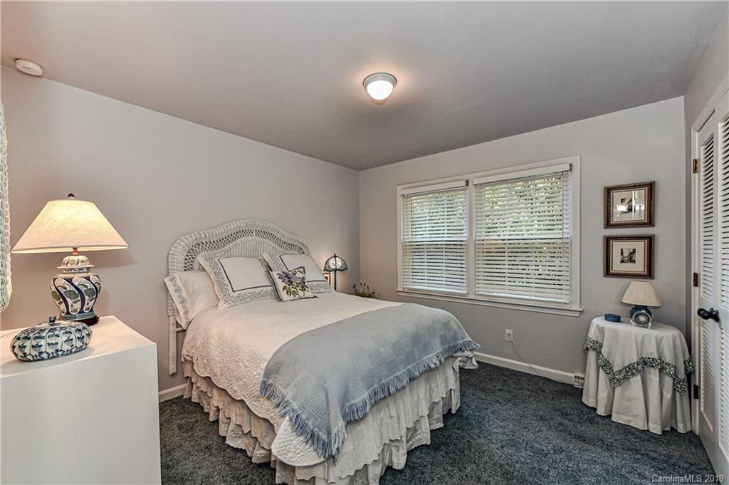 1357 Braeburn Road Charlotte, NC 28211 - Photo 33 of 40 Gallery Image 33