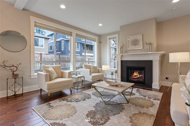 $910,000 | 6502 Southeast 7th Place, Renton, WA 98059