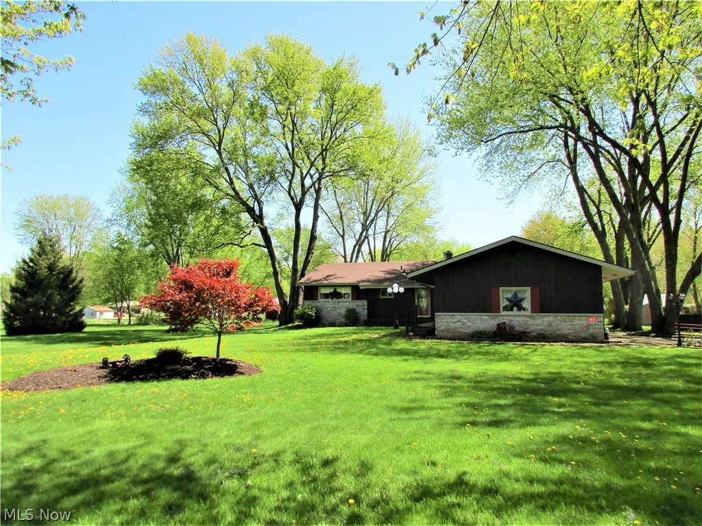 742 McConnell Road Leavittsburg, OH 44430 - Photo 2 of 35