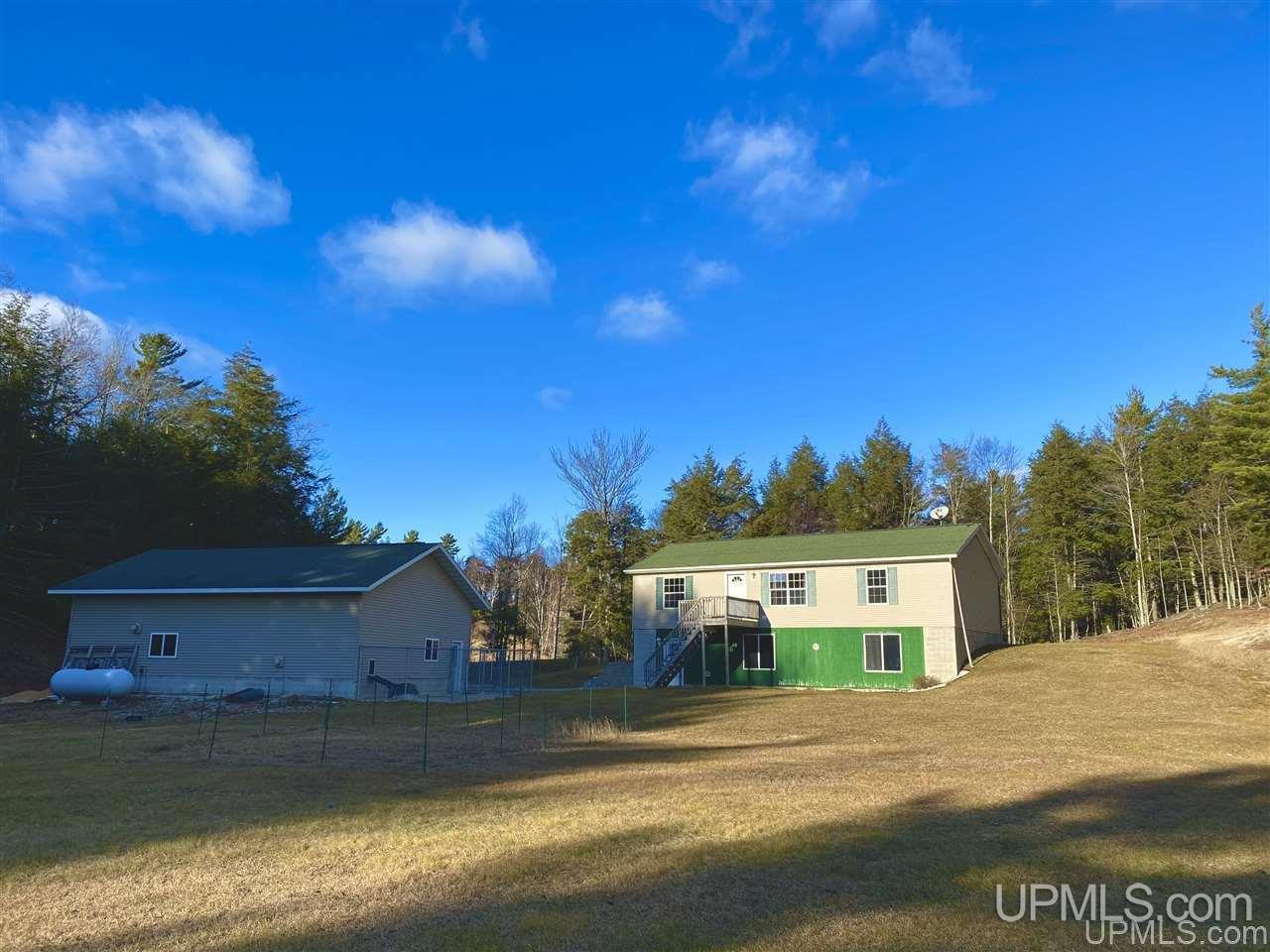 540 N East Gulliver Lake Road Gulliver, MI 49840 - Photo 1 of 41