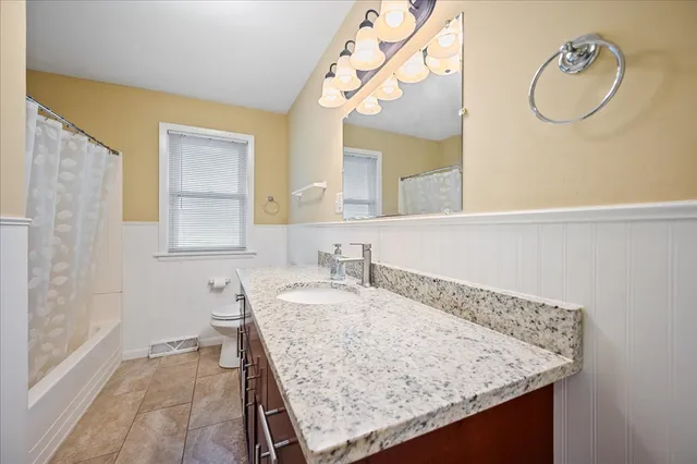 $569,900 | 203 Coldren Drive, Prospect Heights, IL 60070