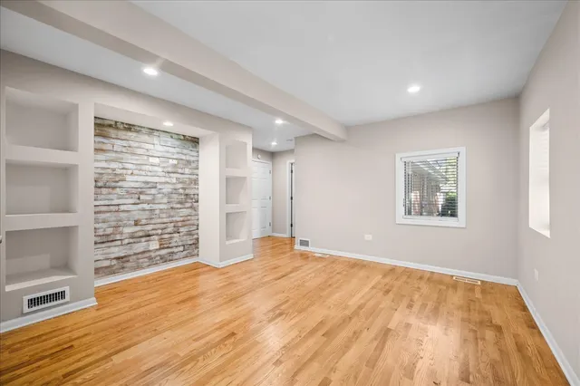 $569,900 | 203 Coldren Drive, Prospect Heights, IL 60070