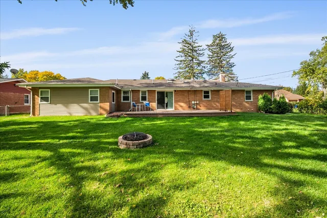 $569,900 | 203 Coldren Drive, Prospect Heights, IL 60070