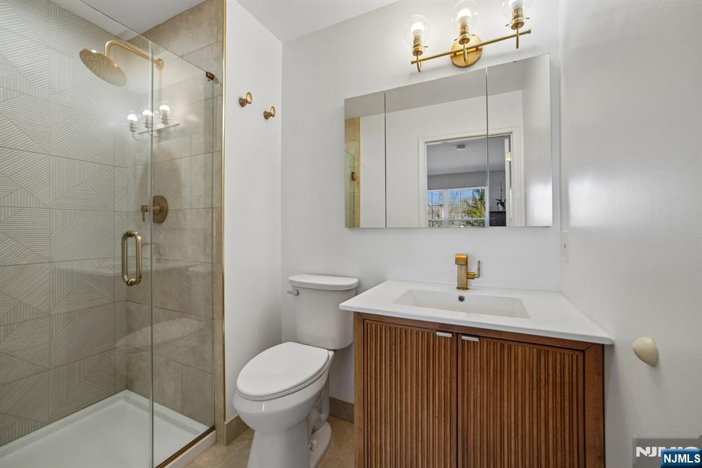 2106 Henry Court Mahwah, NJ 07430 - Photo 12 of 24