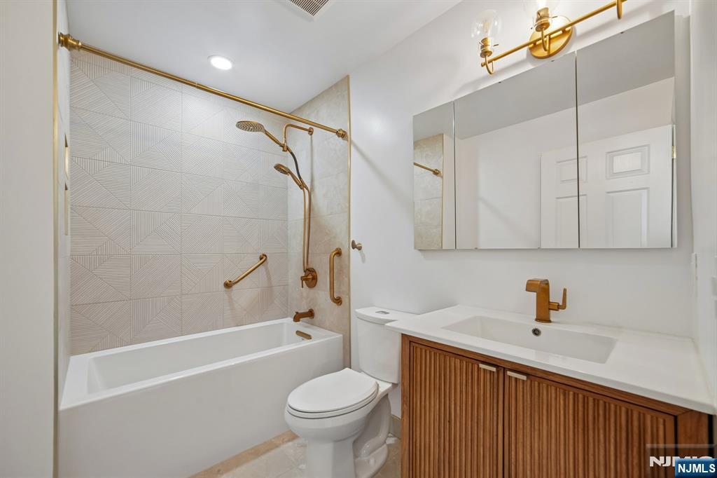 2106 Henry Court Mahwah, NJ 07430 - Photo 13 of 24