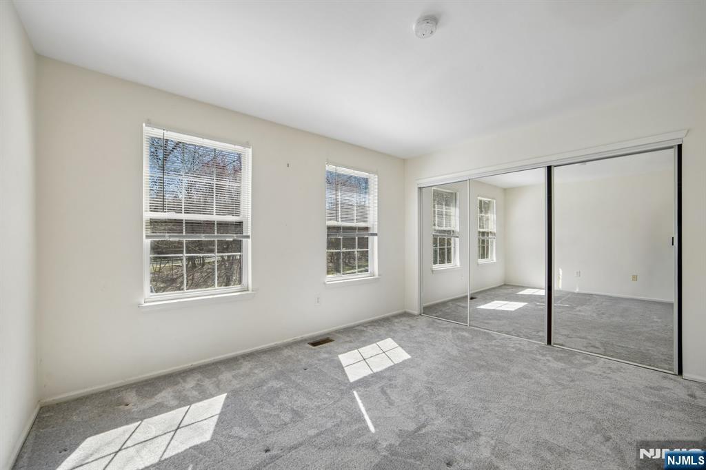 2106 Henry Court Mahwah, NJ 07430 - Photo 15 of 24