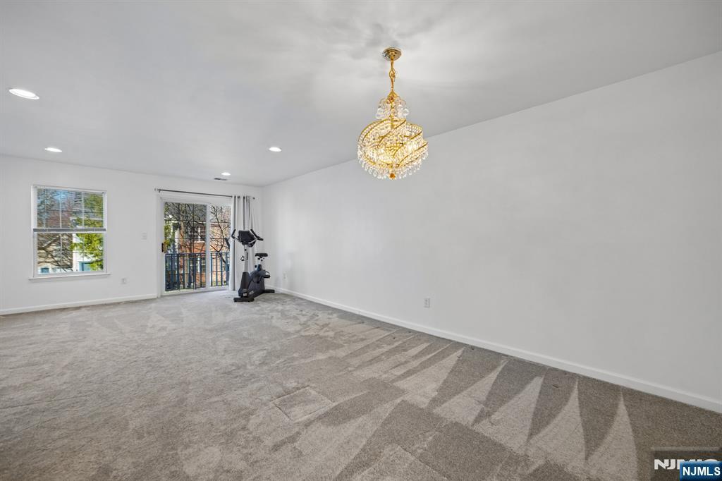 2106 Henry Court Mahwah, NJ 07430 - Photo 4 of 24