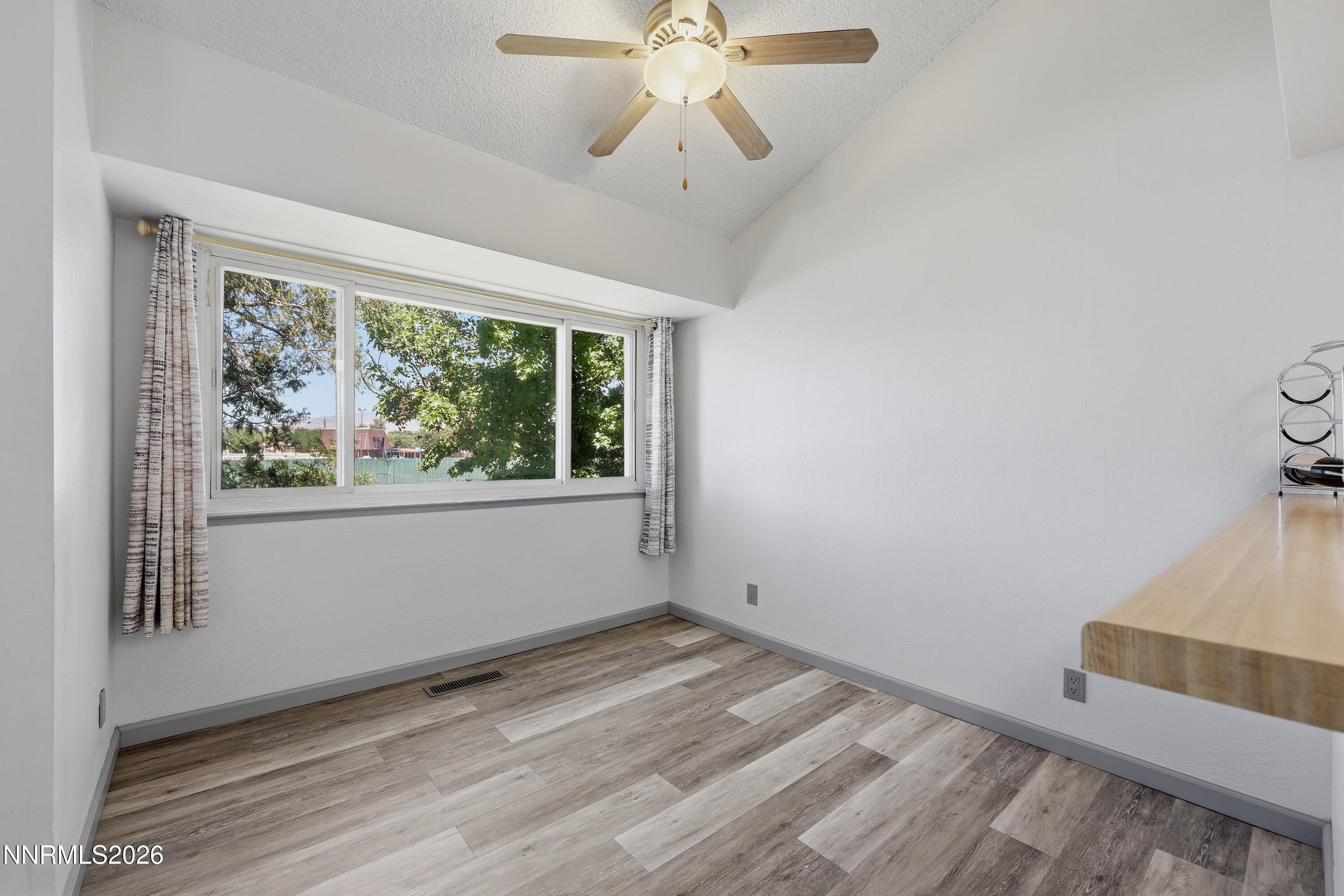 2362 Roundhouse Road Sparks, NV 89431 - Photo 16 of 29 2362_roundhouse_rd_0082