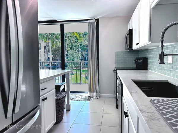 $2,400 | 1301 River Reach Drive, Unit 201, Fort Lauderdale, FL 33315