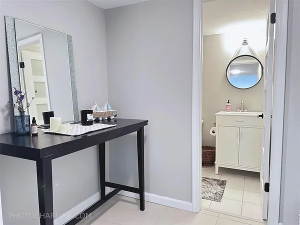 $2,400 | 1301 River Reach Drive, Unit 201, Fort Lauderdale, FL 33315