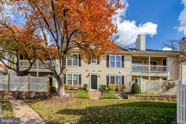 $2,600 | 10205 B Ashbrooke Court, Unit 30, Oakton, VA 22124