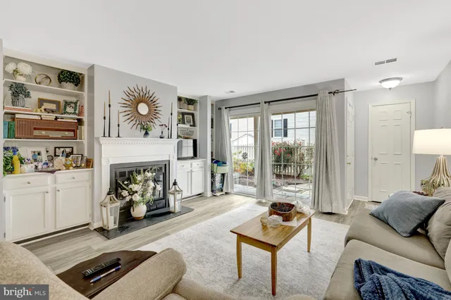 $2,600 | 10205 B Ashbrooke Court, Unit 30, Oakton, VA 22124