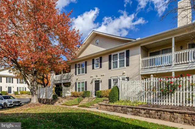 $2,600 | 10205 B Ashbrooke Court, Unit 30, Oakton, VA 22124