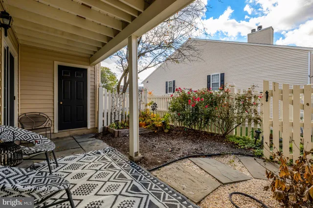 $2,600 | 10205 B Ashbrooke Court, Unit 30, Oakton, VA 22124