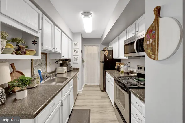 $2,600 | 10205 B Ashbrooke Court, Unit 30, Oakton, VA 22124