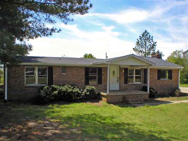 1487 Mahaffey Road Gray Court, SC 29645 - Photo 2 of 6