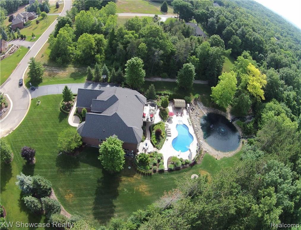 5477 Boulderwood Ridge Clarkston, MI 48348 - Photo 8 of 59 5477 Boulderwood Ridge43.JPG