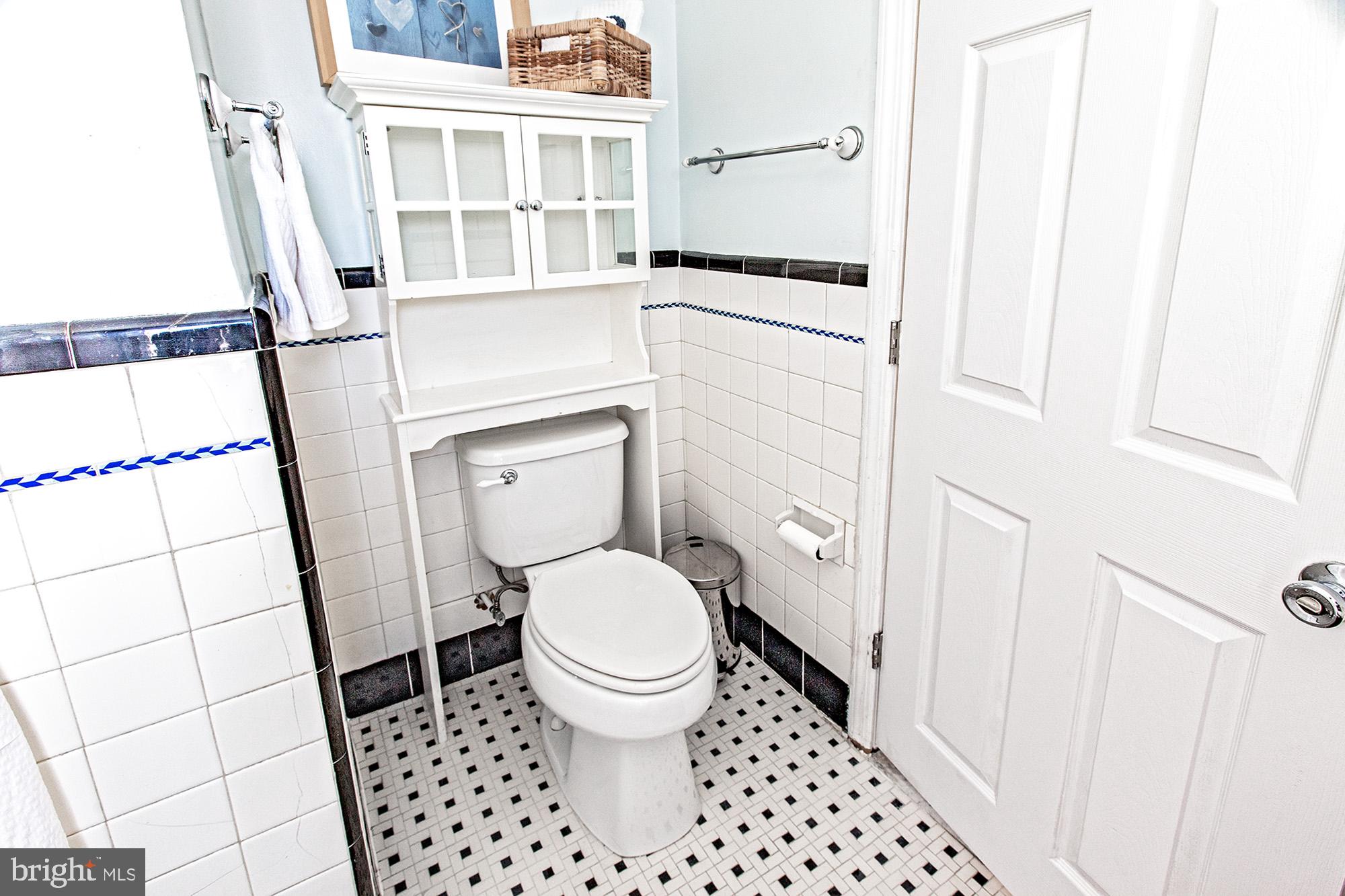 306 Village Road Wilmington, DE 19805 - Photo 13 of 21 Another view of Bath