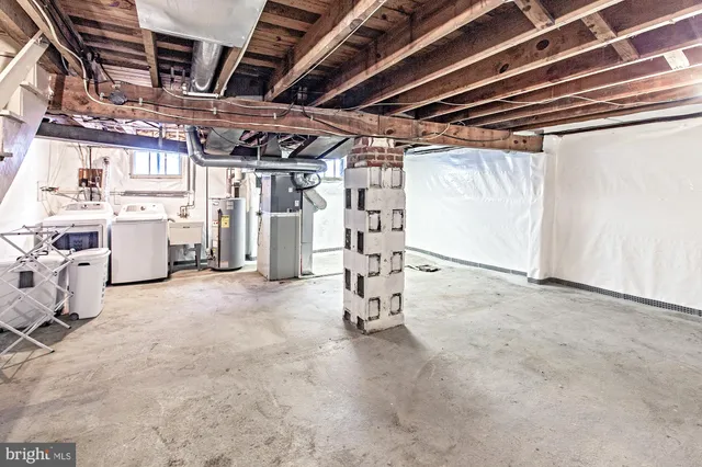 a view of a storage & utility room