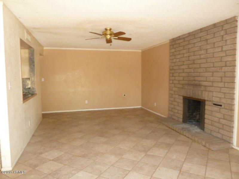 3930 West Calavar Road Phoenix, AZ 85053 - Photo 4 of 21 family room shot 1