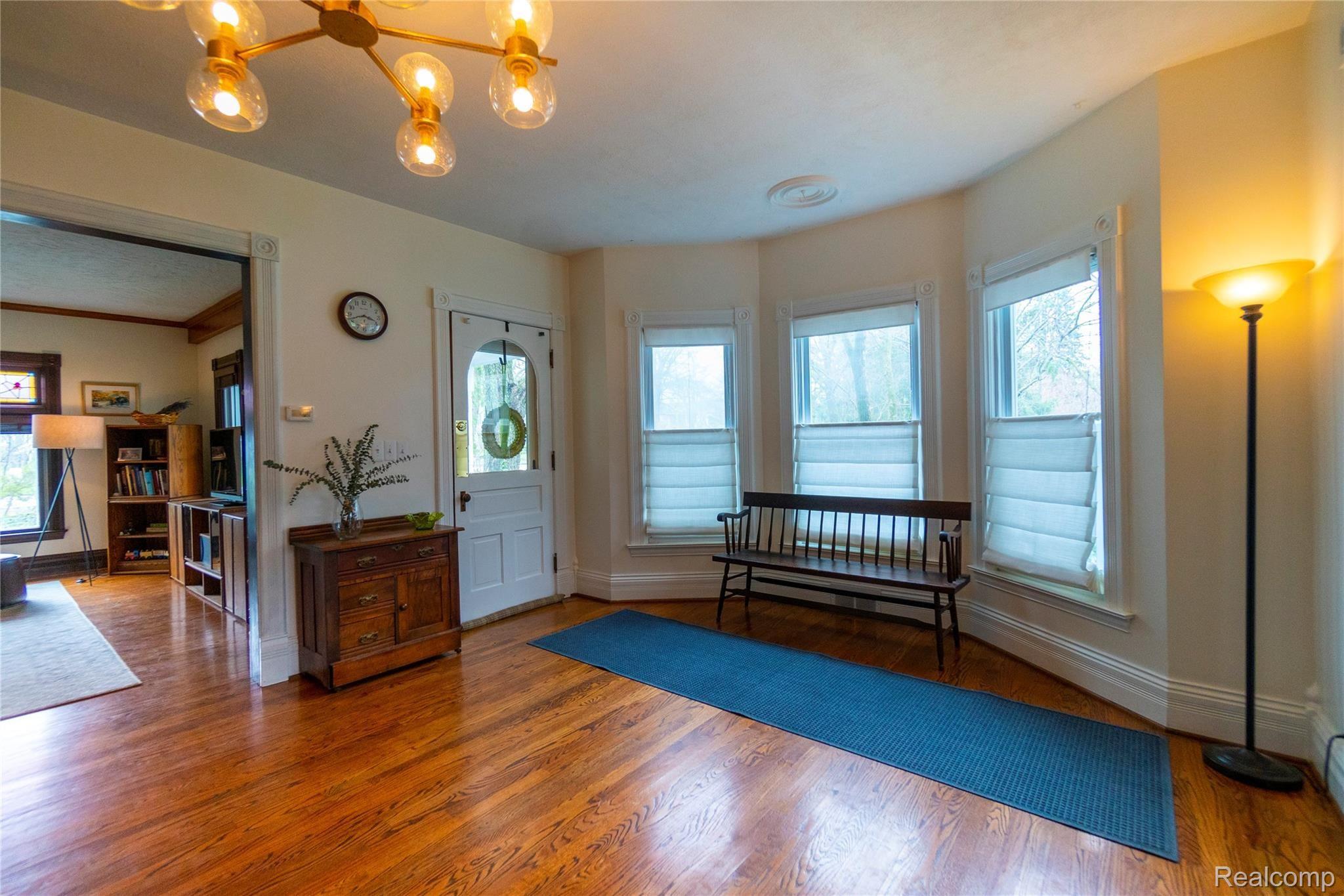 4755 Walnut Lake Road Bloomfield Hills, MI 48301 - Photo 5 of 30 Foyer/Parlor