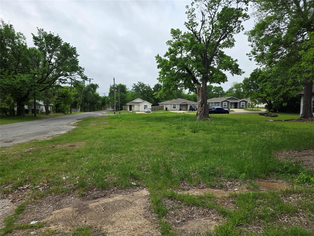 619 East 3rd Street Bonham, TX 75418 - Photo 1 of 3