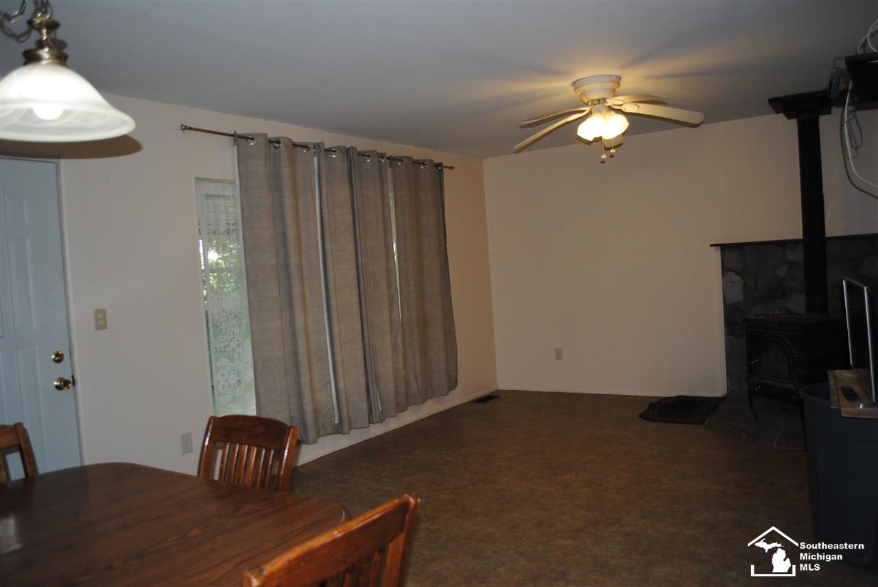 1910 Stewart Road Monroe, MI 48162 - Photo 8 of 46 50055372-7.JPG
