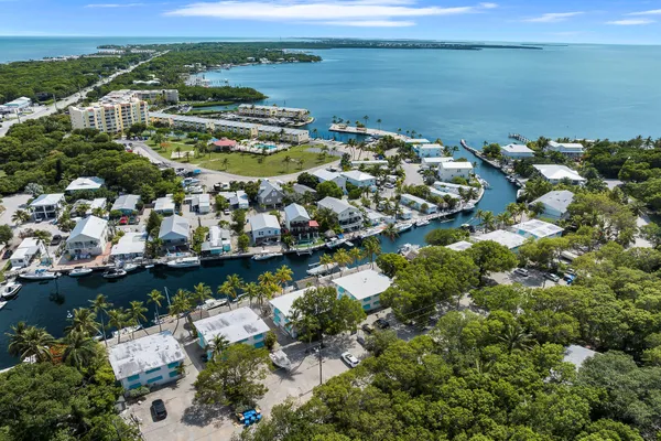 $2,399,000 | 127-121 Monroe Drive, Unit 13, Tavernier, FL 33070