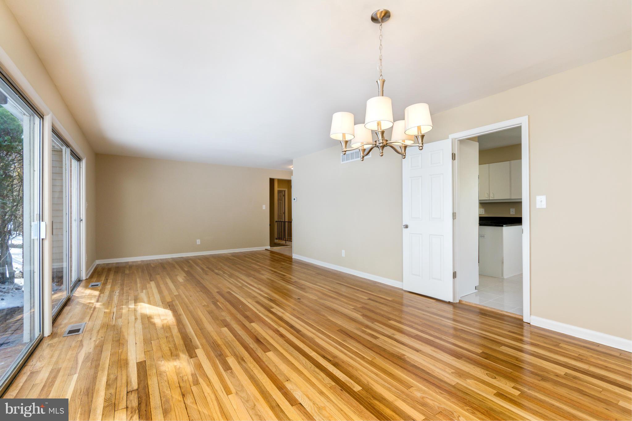 2327 Sugarcone Road Baltimore, MD 21209 - Photo 12 of 30 Living Room