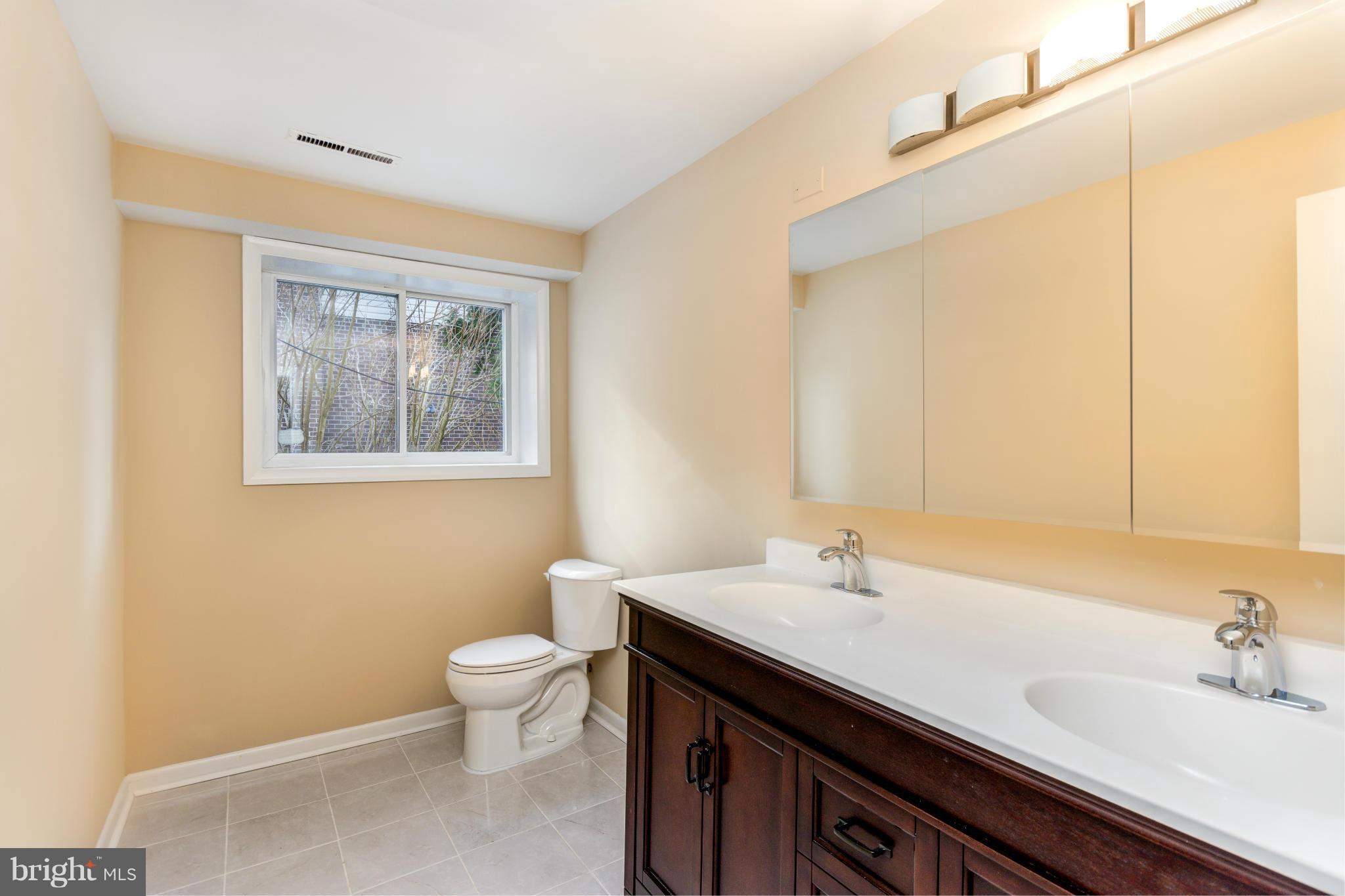 2327 Sugarcone Road Baltimore, MD 21209 - Photo 27 of 30 Bath