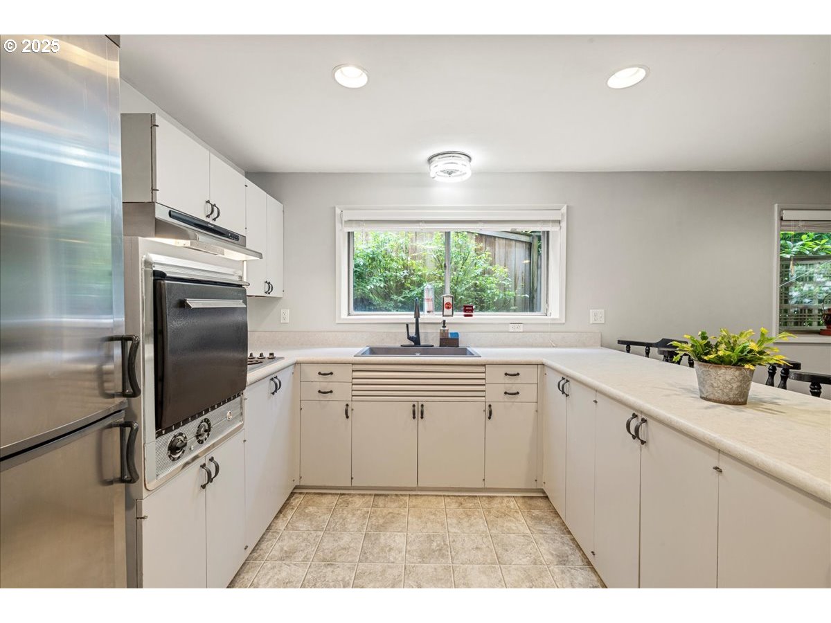 17455 Blue Heron Road Lake Oswego, OR 97034 - Photo 30 of 48 Gallery Image 30