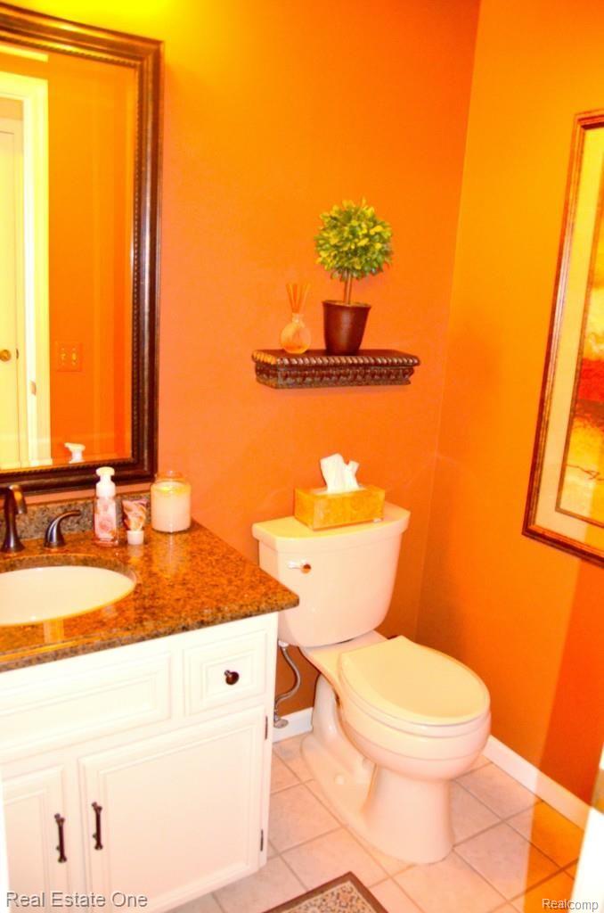 517 Sunlight Drive Rochester, MI 48309 - Photo 20 of 36 Half Bath