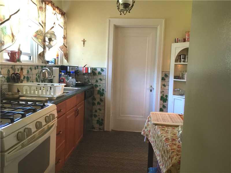 317 Hawthorne Road Pittsburgh, PA 15209 - Photo 8 of 13 Kitchen.