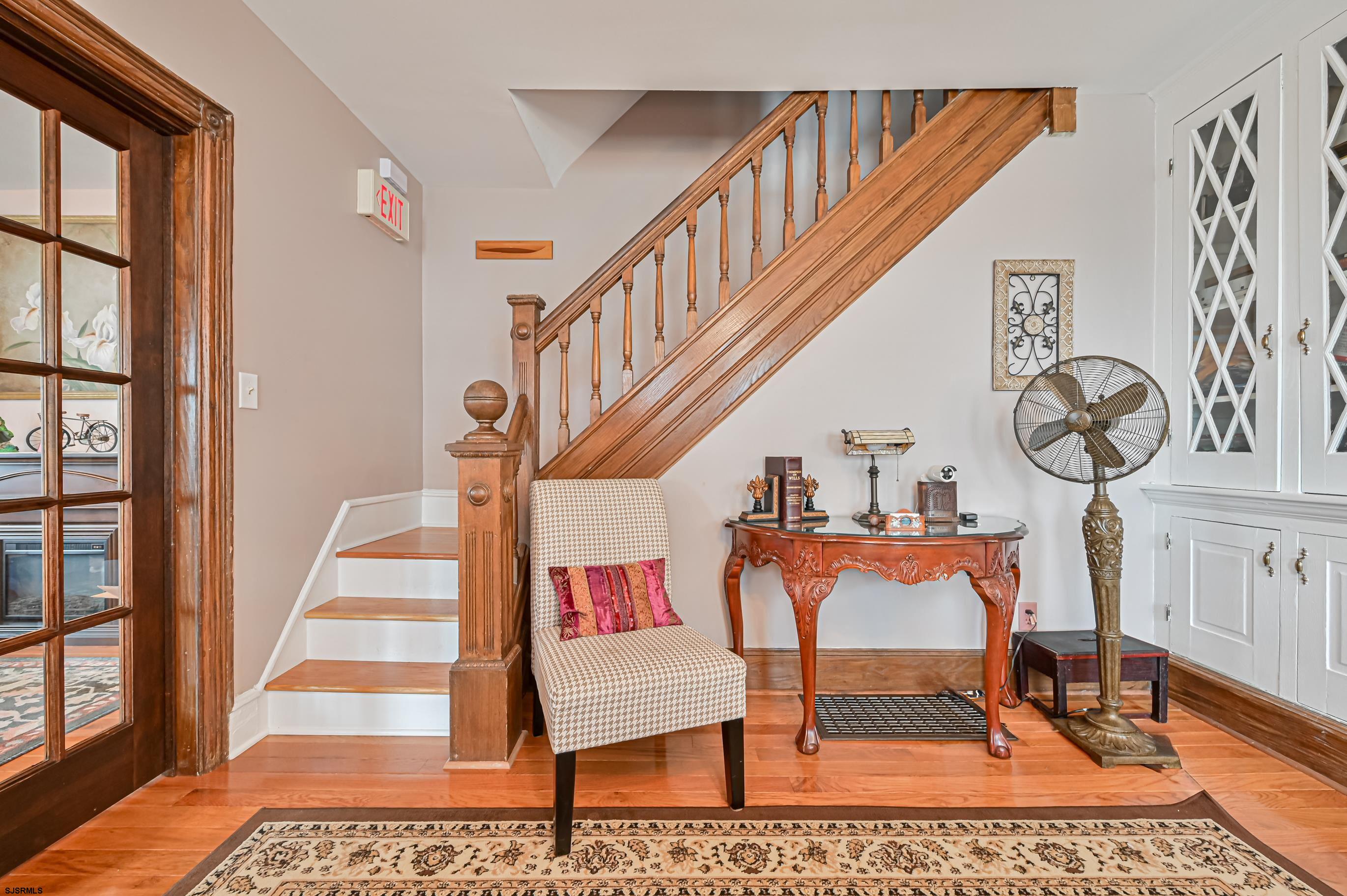 820-822 Shore Somers Point, NJ 08244 - Photo 4 of 27 a view of entryway and hall