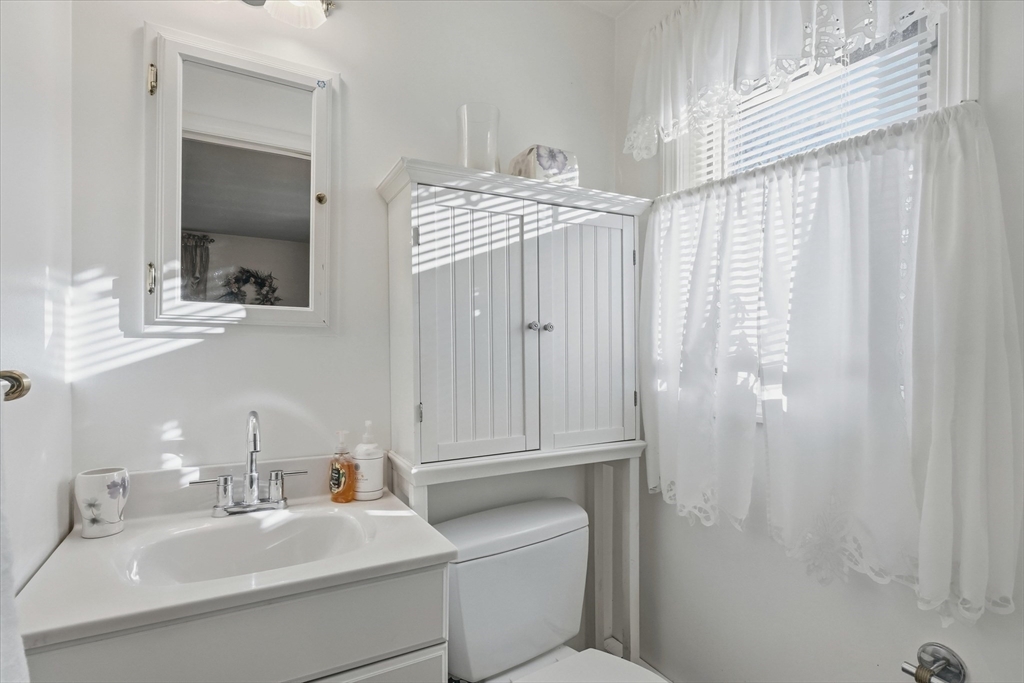 14 Ridgefield Drive Framingham, MA 01701 - Photo 19 of 37