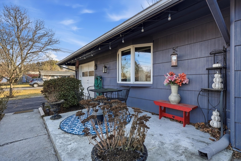 14 Ridgefield Drive Framingham, MA 01701 - Photo 5 of 37