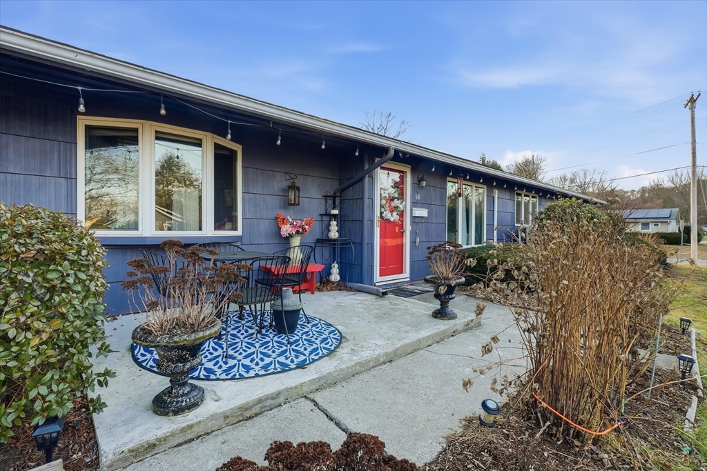 14 Ridgefield Drive Framingham, MA 01701 - Photo 6 of 37