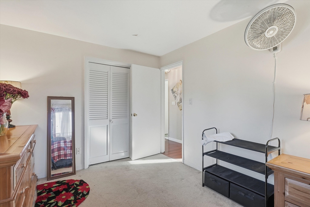 14 Ridgefield Drive Framingham, MA 01701 - Photo 8 of 37